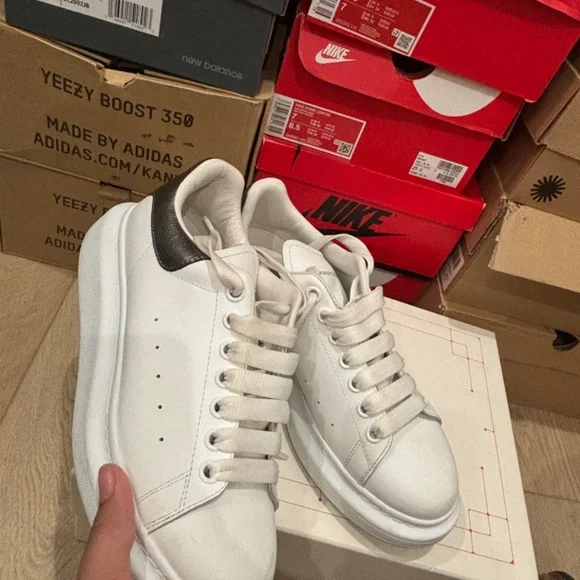 Designer Alexander Mcqueen sneakers